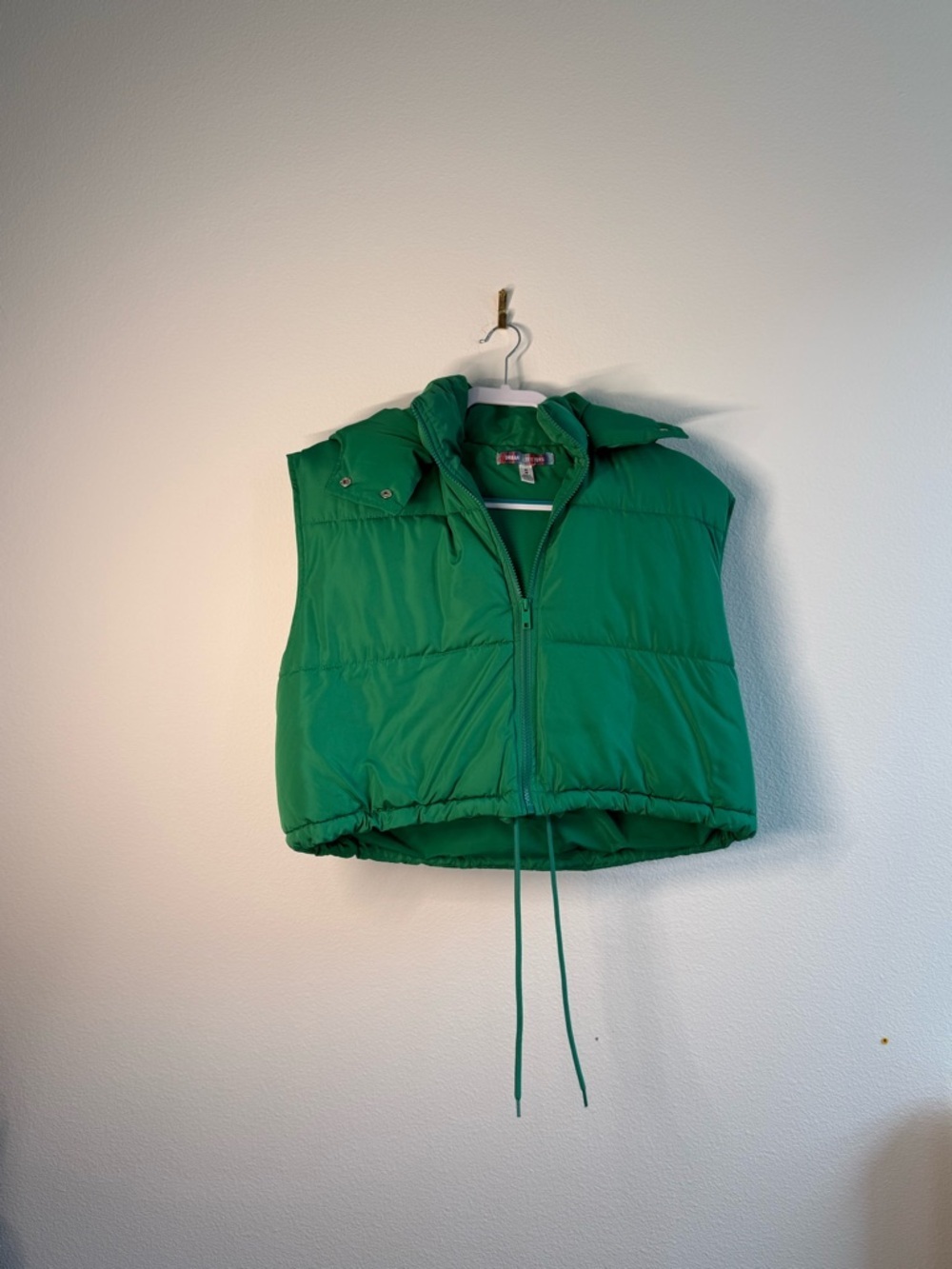 Green Puffer Vest Jacket - Urban Outfitters - Picture 2 of 5